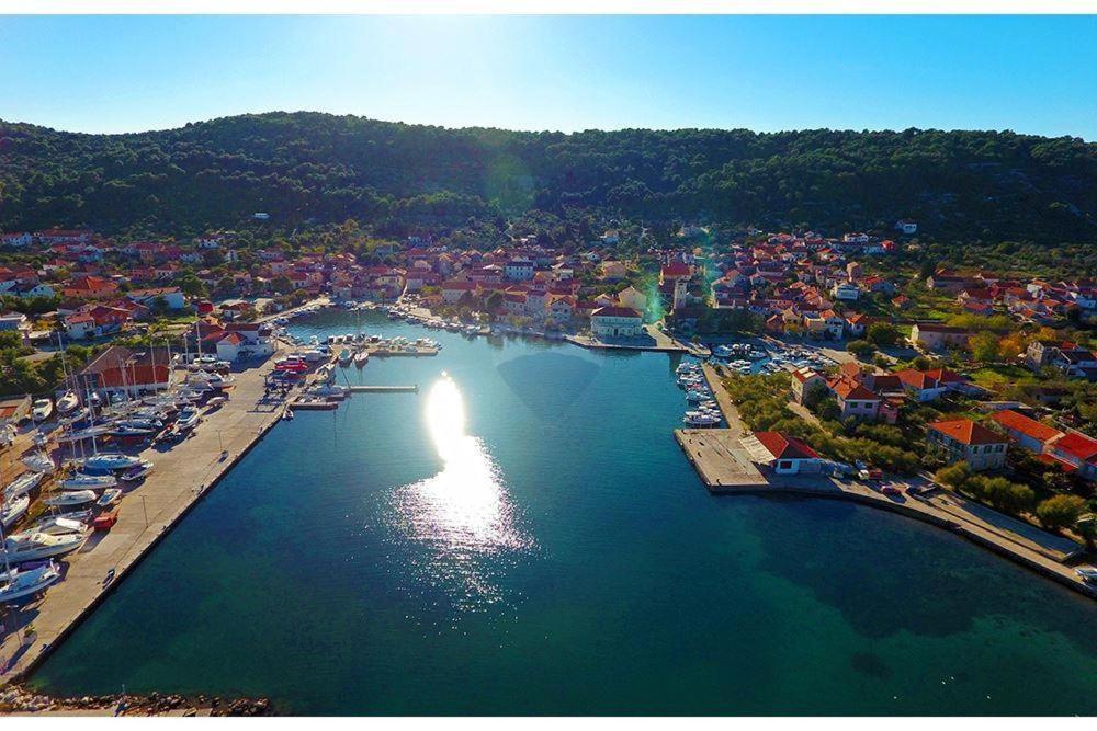 Apartment Marinsko Veli Iž エクステリア 写真